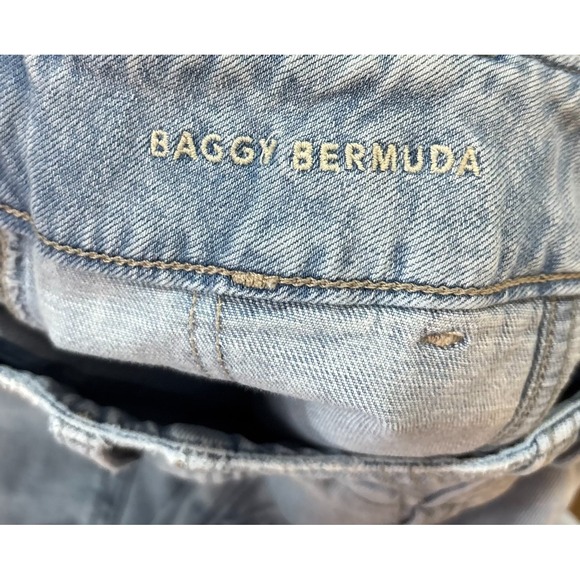 AMERICAN EAGLE Baggy Bermuda Womens 10 Light Wash Denim Cargo Shorts - Picture 6 of 11